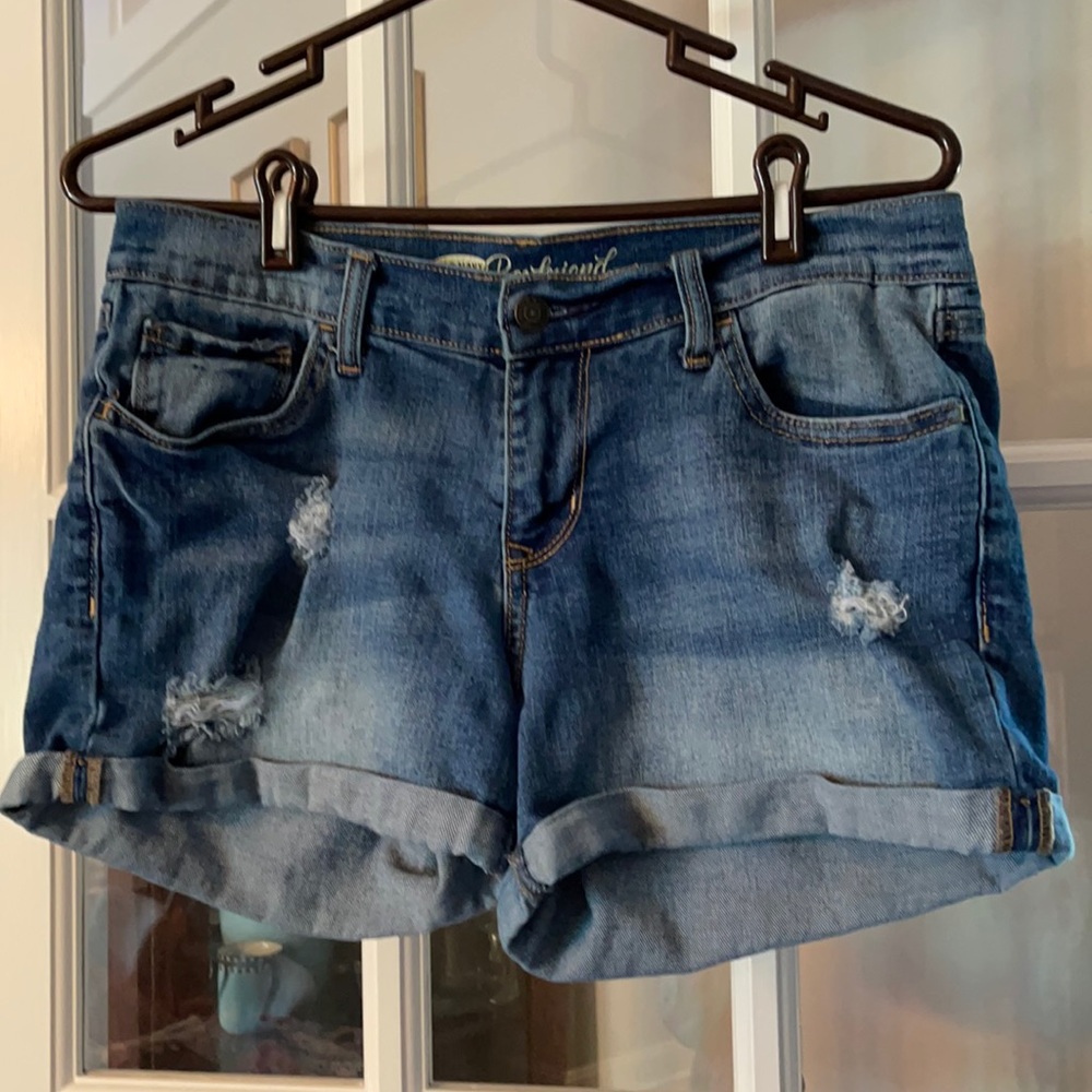 Old Navy Boyfriend distressed jean shorts